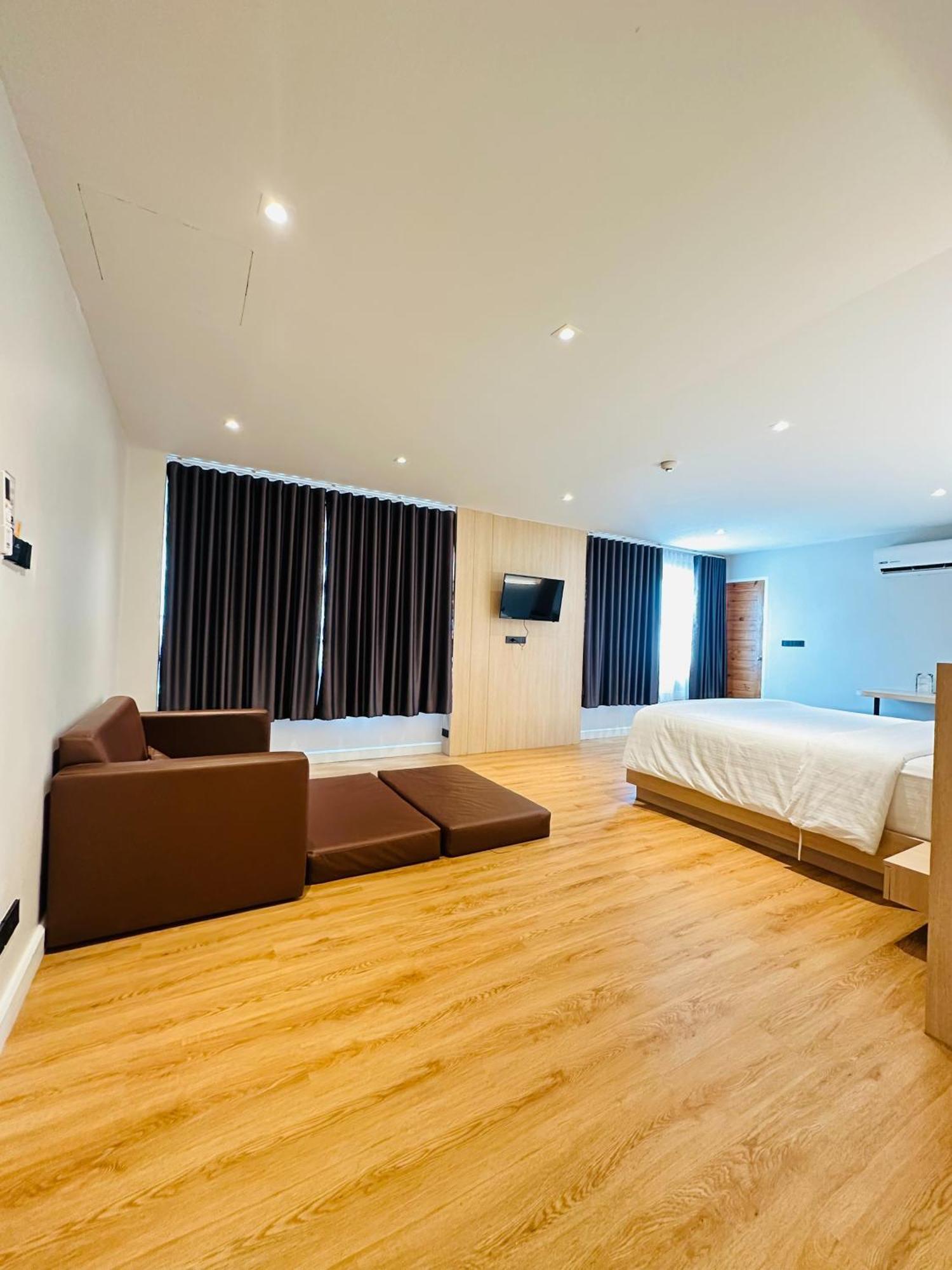 V1 Boutique Hotel Kanchanaburi Luaran gambar