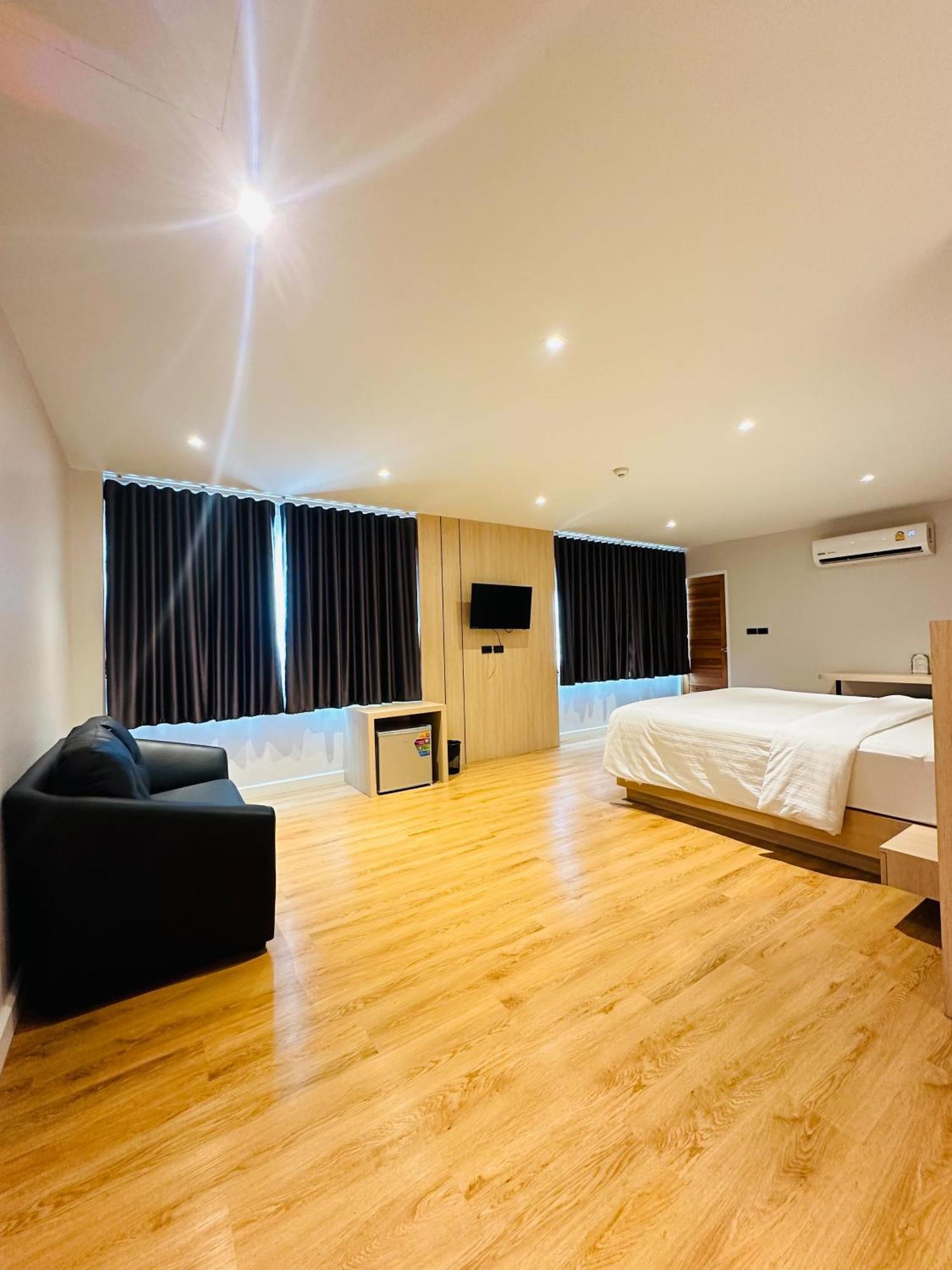 V1 Boutique Hotel Kanchanaburi Luaran gambar